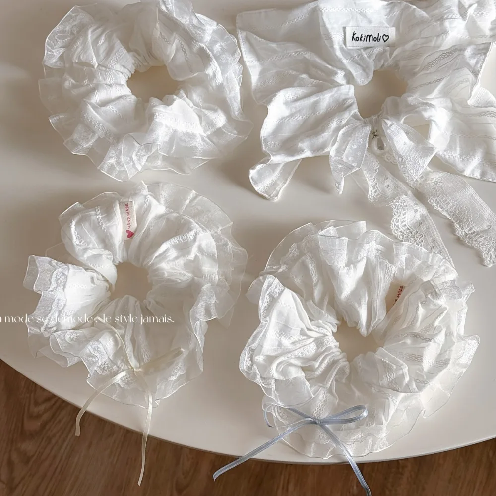 Classy White Lace Hairbands for Women High Quality Cloth Art Lace Hairband Korean Style Headwear
Classy White Lace Hairbands for Women High Quality Cloth Art Lace Hairband Korean Style Headwear