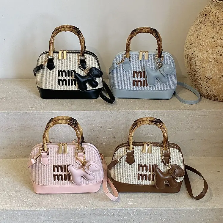 2025 autumn new embroidery/embroidery shoulder messenger handbag without pendant with pendant PU shell 
2025 autumn new embroidery/embroidery shoulder messenger handbag without pendant with pendant PU shell