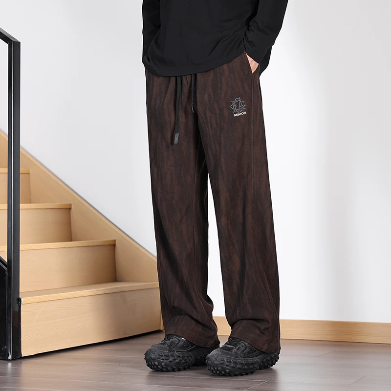 Korean version of the casual pants men's loose straight pants Trendy fashion fall feeling wide-legged pants men's models
Korean version of the casual pants men's loose straight pants Trendy fashion fall feeling wide-legged pants men's models