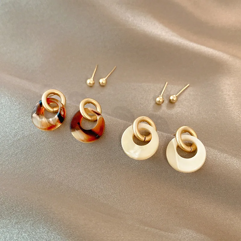Contrasting Color Retro Suit Earrings Personality Design Sense Geometric Ear Jewelry Cold Wind Trend Earrings Earrings Forwomen
Contrasting Color Retro Suit Earrings Personality Design Sense Geometric Ear Jewelry Cold Wind Trend Earrings Earrings Forwomen