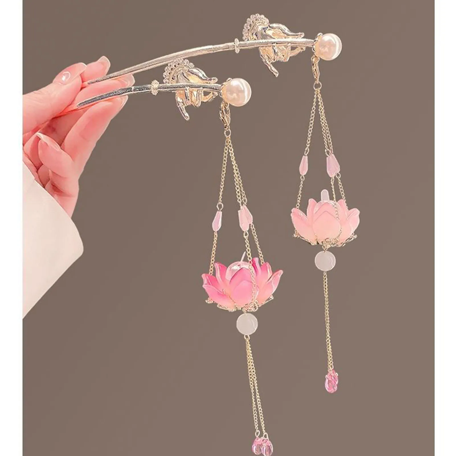 Retro Chinese Style Hairpin For Women Ancient Flower Tassel Hair Stick Luminous Lotus Pearl Tassel Metal Jewelry Hair Accessory
Retro Chinese Style Hairpin For Women Ancient Flower Tassel Hair Stick Luminous Lotus Pearl Tassel Metal Jewelry Hair Accessory