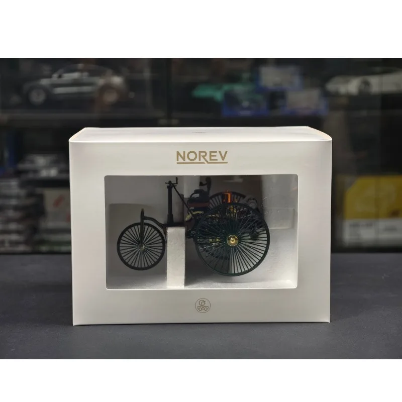 NOREV 1:18 BENZ №1 1886 Винтажная пластиковая модель автомобиля
NOREV 1:18 BENZ №1 1886 Винтажная пластиковая модель автомобиля