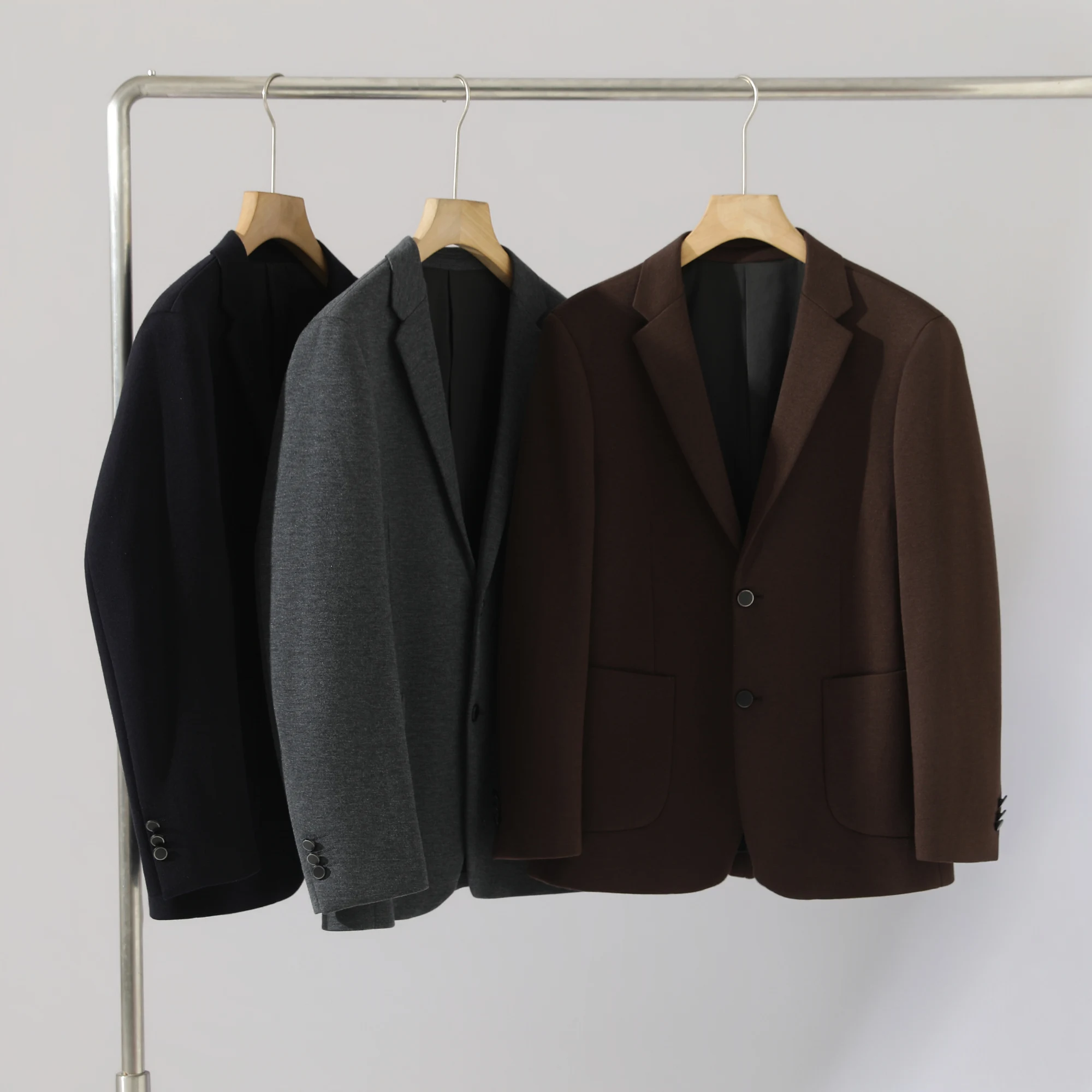 Элитный мужской однотонный универсальный деловой повседневный пиджак свободного кроя на двух пуговицах с длинными рукавами для осени и зимы
Элитный мужской однотонный универсальный деловой повседневный пиджак свободного кроя на двух пуговицах с длинными рукавами для осени и зимы