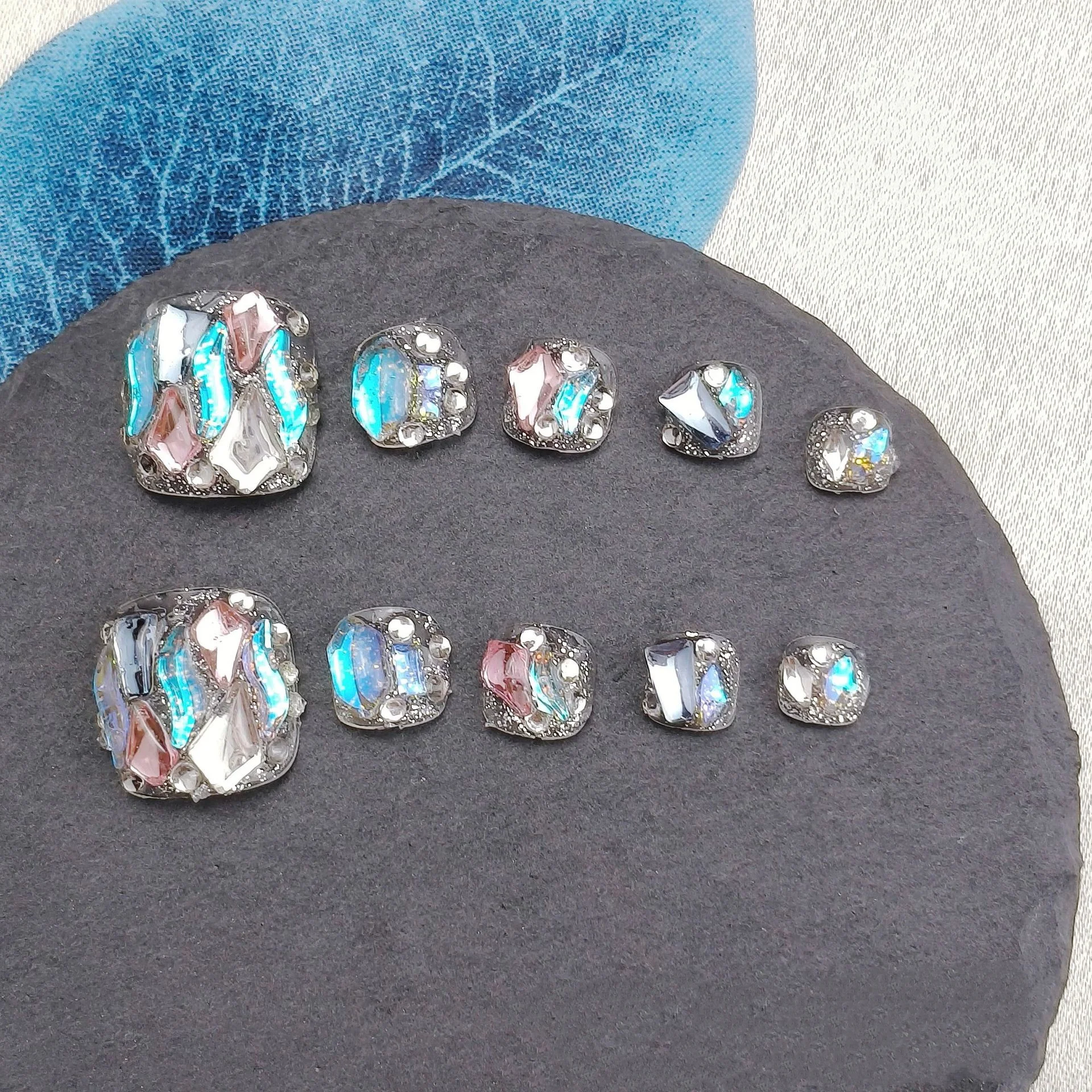 10pcs Diamond Full Cover Toenail Tips Handmade Glitter Short Square Fake Nail Set Foot Decor Press on False Nails for Women&gir
10pcs Diamond Full Cover Toenail Tips Handmade Glitter Short Square Fake Nail Set Foot Decor Press on False Nails for Women&gir