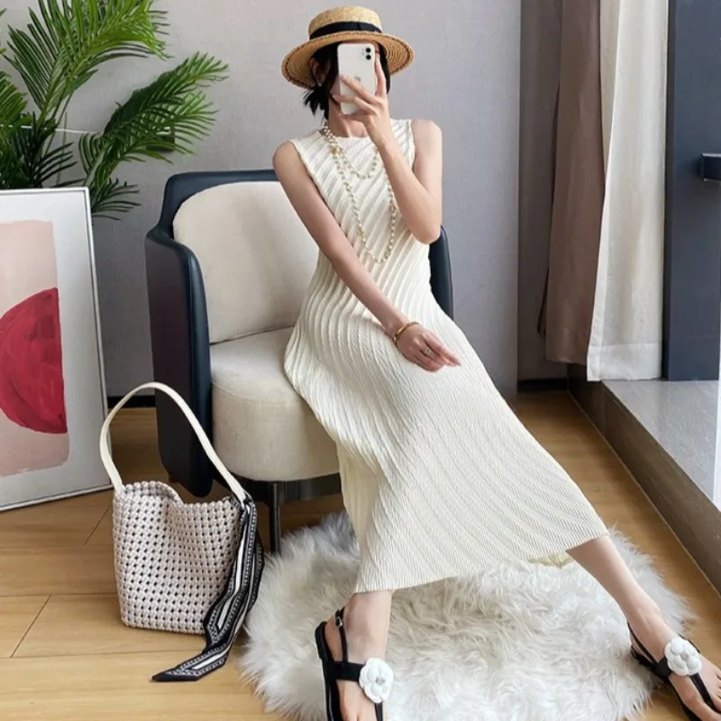 Miyake плиссированное однотонное платье-майка без рукавов женское летнее модное простое корейское прямое платье элегантное нежное женское платье
Miyake плиссированное однотонное платье-майка без рукавов женское летнее модное простое корейское прямое платье элегантное нежное женское платье