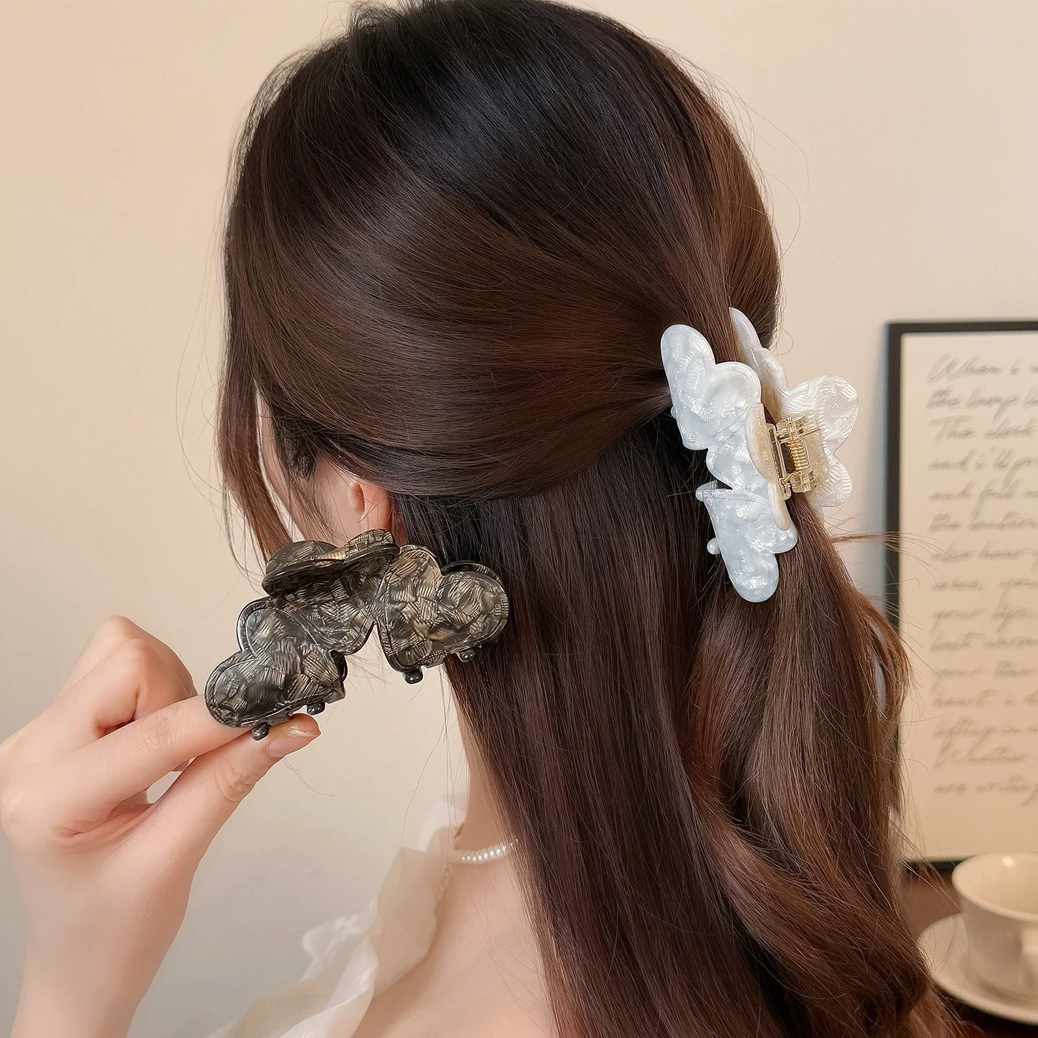 DS NEW 9CM Heart-shaped Acetate Hair Claw French Retro Claw Clips Autumn Trendy Hair Clips Hair Accessories for Women Girls
DS NEW 9CM Heart-shaped Acetate Hair Claw French Retro Claw Clips Autumn Trendy Hair Clips Hair Accessories for Women Girls