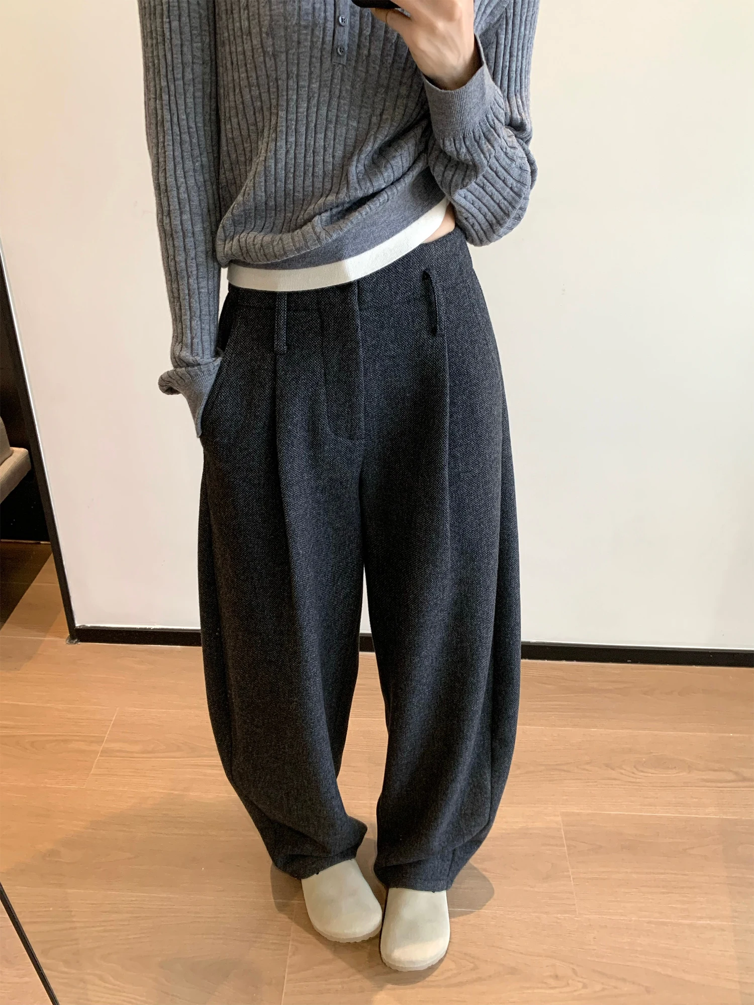 Awencoat Women's Casual Pants Loose Fit Fce Lined Low Waist Knife Drapey Wool Blend Straight Leg Trousers
Awencoat Women's Casual Pants Loose Fit Fce Lined Low Waist Knife Drapey Wool Blend Straight Leg Trousers