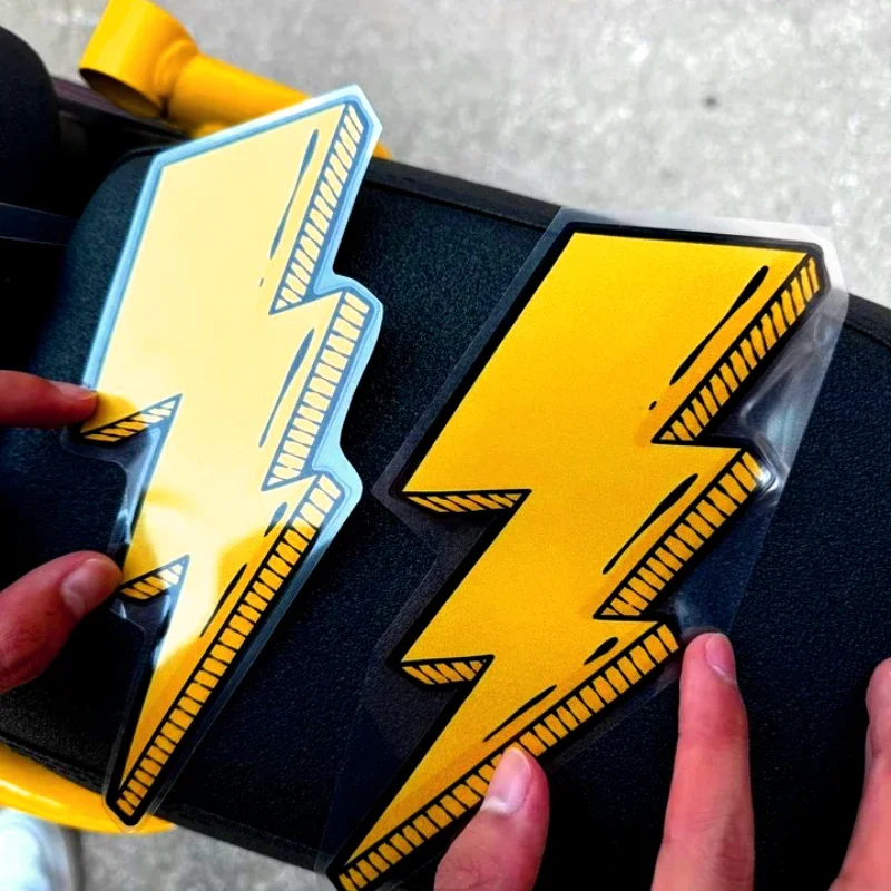 1 шт., желтая наклейка с рисунком болта молнии, наклейка на автомобиль, мотоцикл, шикарная наклейка для кузова авто, наклейка с эмблемой автомобиля
1 шт., желтая наклейка с рисунком болта молнии, наклейка на автомобиль, мотоцикл, шикарная наклейка для кузова авто, наклейка с эмблемой автомобиля