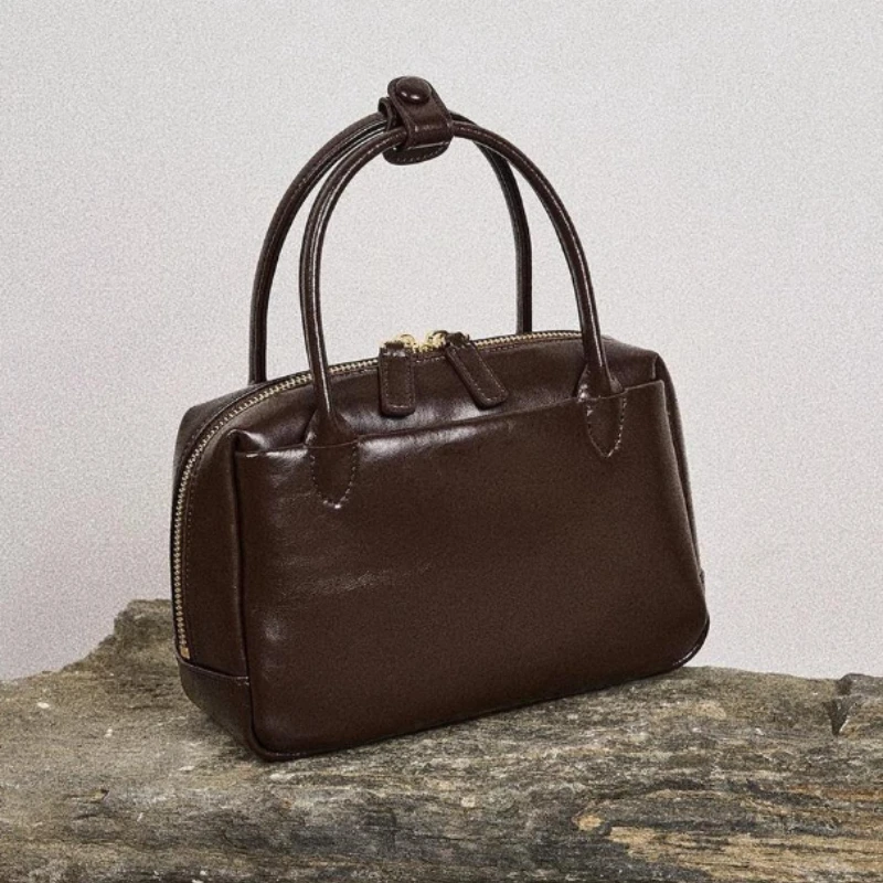 Vintage Genuine Leather Handbag for Women, Small Square Crossbody Shoulder Bag, High-End Niche Top Handle Purse
Vintage Genuine Leather Handbag for Women, Small Square Crossbody Shoulder Bag, High-End Niche Top Handle Purse