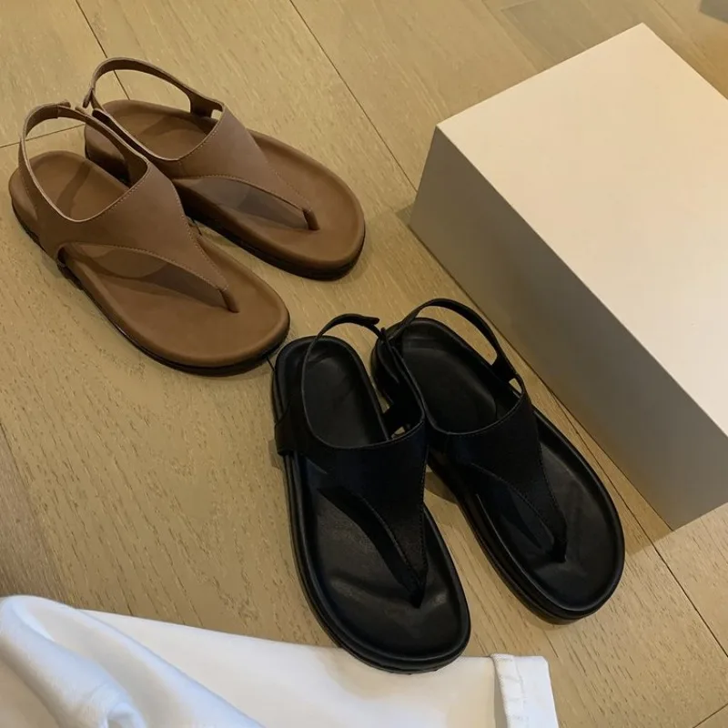 2025 Summer Flat Sandals for Woman Fashion Metal Decoration Ladies Footwear Breathable Cross Strap Casual Clip Toe Beach Shoes
2025 Summer Flat Sandals for Woman Fashion Metal Decoration Ladies Footwear Breathable Cross Strap Casual Clip Toe Beach Shoes