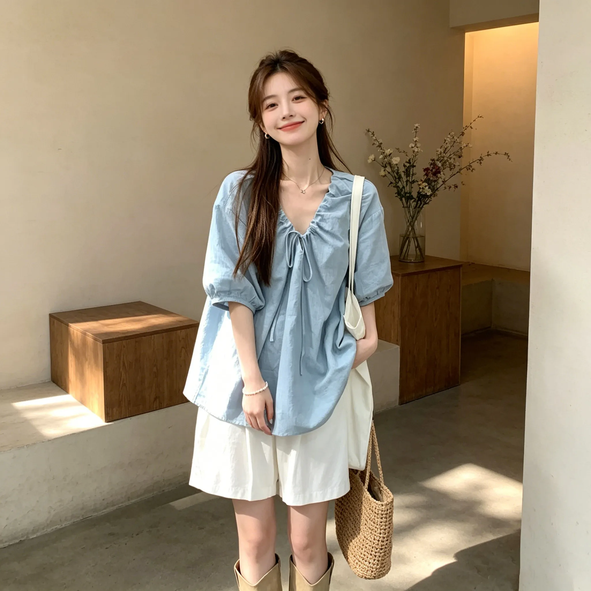 Blue Drawstring V-Neck Short Sleeve Doll Shirt Bubble Sleeve Loose Fit Sweet Stylish Women's Summer Top Korean Style Commute
Blue Drawstring V-Neck Short Sleeve Doll Shirt Bubble Sleeve Loose Fit Sweet Stylish Women's Summer Top Korean Style Commute