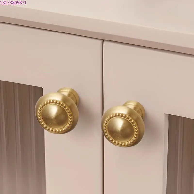 Легкая роскошная латунная дверная ручка шкафа в горошек, шарик с одним отверстием, шкаф, ящик, шкаф
Легкая роскошная латунная дверная ручка шкафа в горошек, шарик с одним отверстием, шкаф, ящик, шкаф