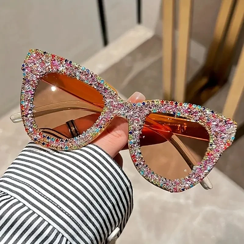 Shining Eye Y2K Rhinestone Cat Eye Fashion Sunglasses For Women Men Bling Summer Beach Sun Shades Costume Party Club Accessory
Shining Eye Y2K Rhinestone Cat Eye Fashion Sunglasses For Women Men Bling Summer Beach Sun Shades Costume Party Club Accessory