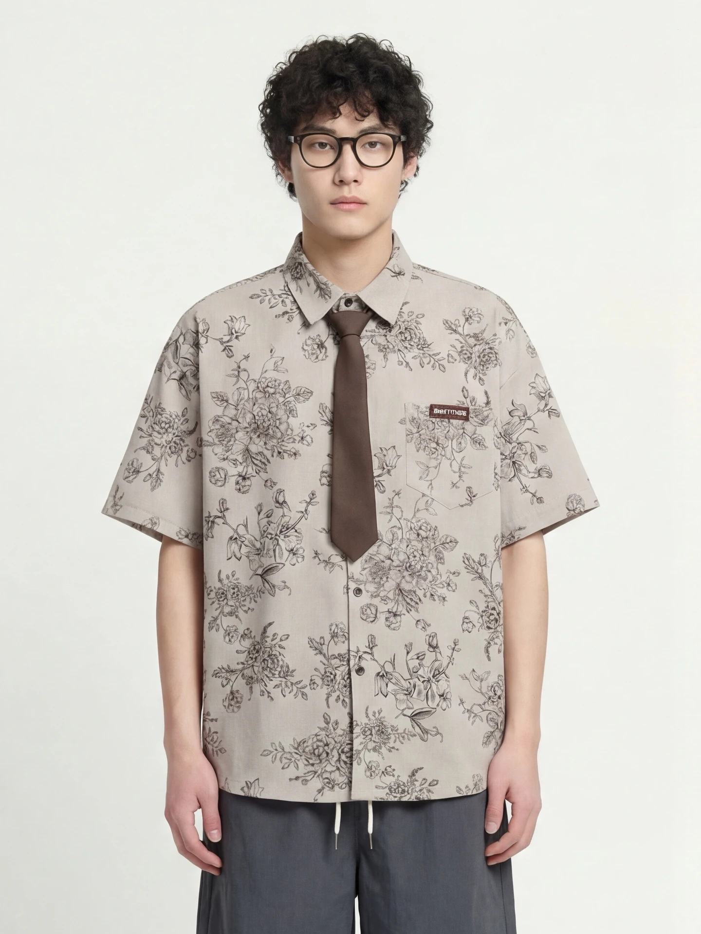 Loose Casual ort Sve irt from Floral Print Khaki Color Collar Design Breathable Polyester Fiber Summer irt
Loose Casual ort Sve irt from Floral Print Khaki Color Collar Design Breathable Polyester Fiber Summer irt