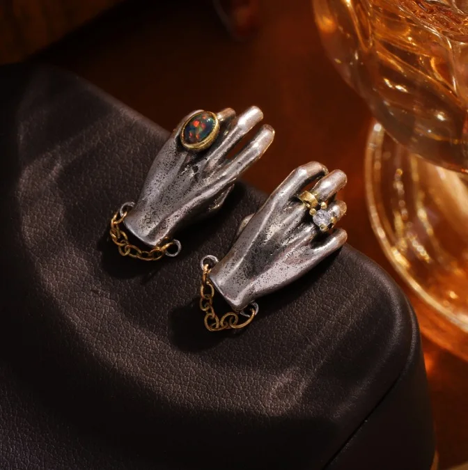 Women Medieval Retro Asymmetric Earrings, Theater Hand Design Light Luxury Exquisite Temperament Party Stud Jewelry
Women Medieval Retro Asymmetric Earrings, Theater Hand Design Light Luxury Exquisite Temperament Party Stud Jewelry