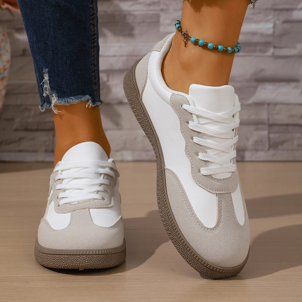 *Fashion New Round Head Elegant Flat Casual Shoes for Women Spring and Autumn Hot Selling Lace Anti Slip Running Shoes
*Fashion New Round Head Elegant Flat Casual Shoes for Women Spring and Autumn Hot Selling Lace Anti Slip Running Shoes