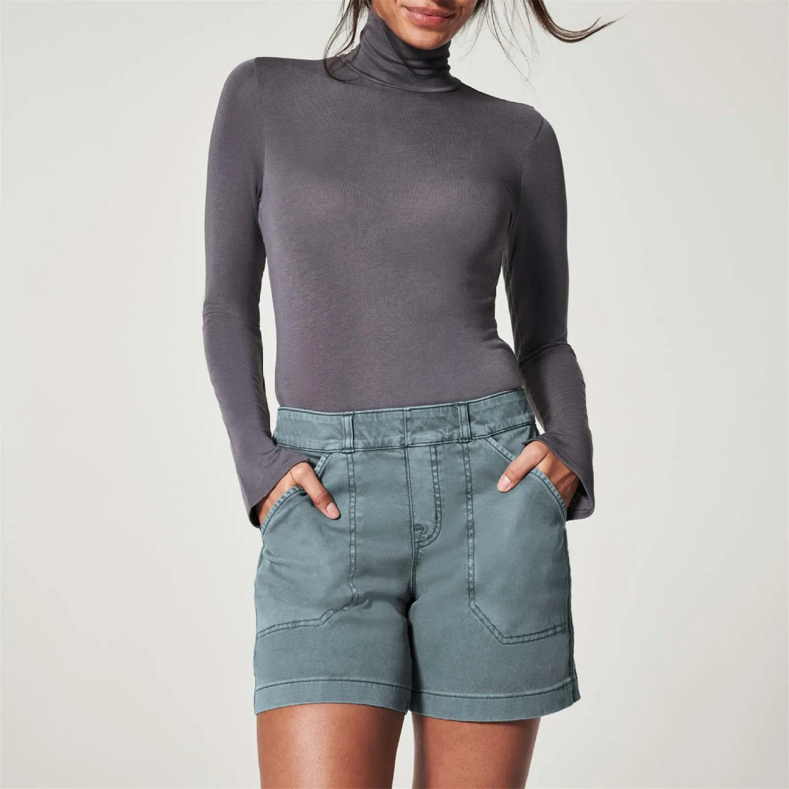 Summer Women's Shorts Solid Color Elastic Waist Twill Casual Sports Shorts With Pockets Ladies Streetwear Beach Pants Loungewear
Summer Women's Shorts Solid Color Elastic Waist Twill Casual Sports Shorts With Pockets Ladies Streetwear Beach Pants Loungewear