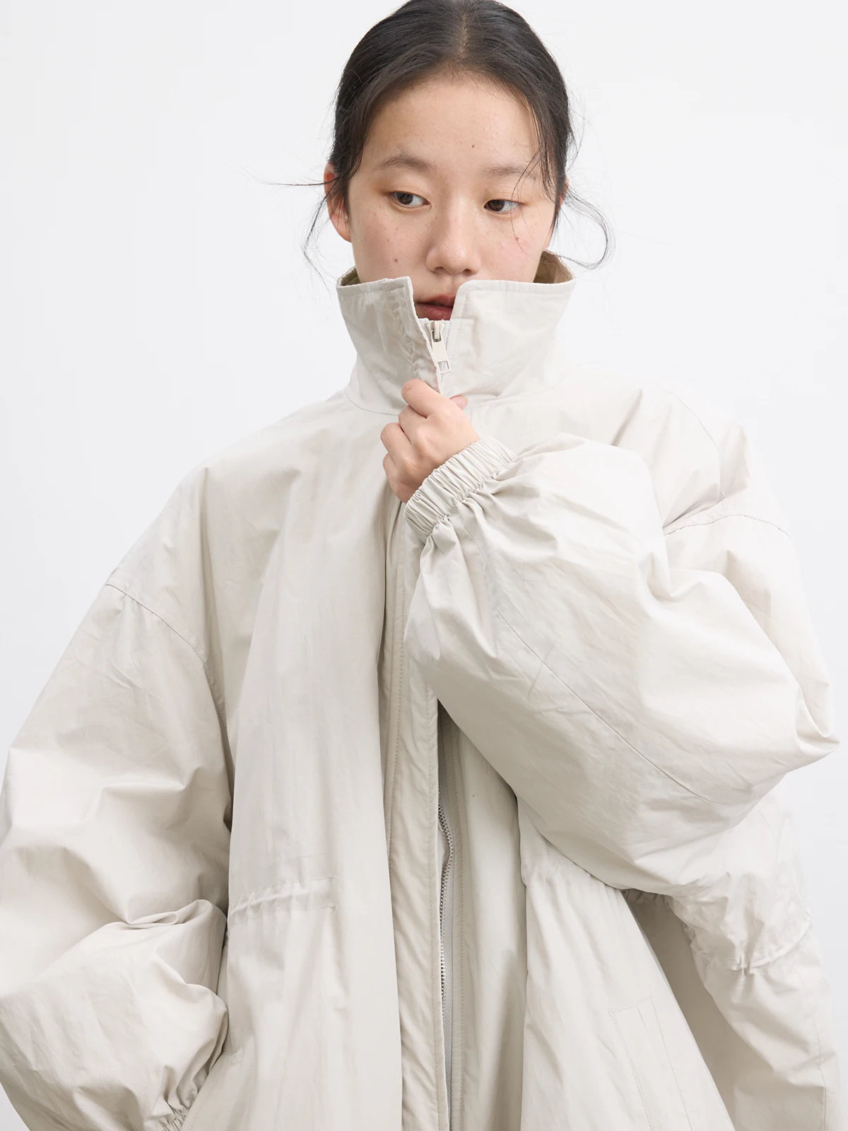 Длинное белое пуховое пальто-парка выше колена, свободного кроя, с 90% наполнителем из полиэфирного волокна, теплое зимнее пальто
Длинное белое пуховое пальто-парка выше колена, свободного кроя, с 90% наполнителем из полиэфирного волокна, теплое зимнее пальто