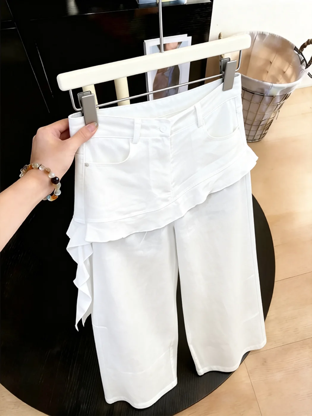 White Loose Drapey Wide Leg Pants Women's Summer New Style High Waist Splicing Design Casual Comfortable plus Size Trousers
White Loose Drapey Wide Leg Pants Women's Summer New Style High Waist Splicing Design Casual Comfortable plus Size Trousers