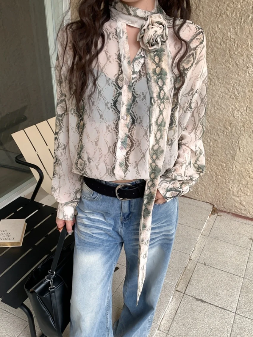 Alien Kitty Vintage Chiffon Blouse Women 2026 Summer Snake Print Floral Neck Tie Bow Shirt Y2K Casual OL Coquette Streetwear
Alien Kitty Vintage Chiffon Blouse Women 2026 Summer Snake Print Floral Neck Tie Bow Shirt Y2K Casual OL Coquette Streetwear
