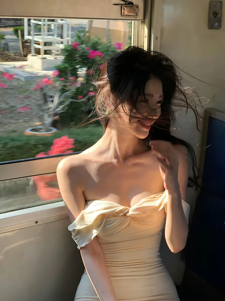 Sexy One-Shoulder Dress Women's Birthday Dress Pure Desire Folded Knot Waist-Cinching Bodycon Long Dress
Sexy One-Shoulder Dress Women's Birthday Dress Pure Desire Folded Knot Waist-Cinching Bodycon Long Dress