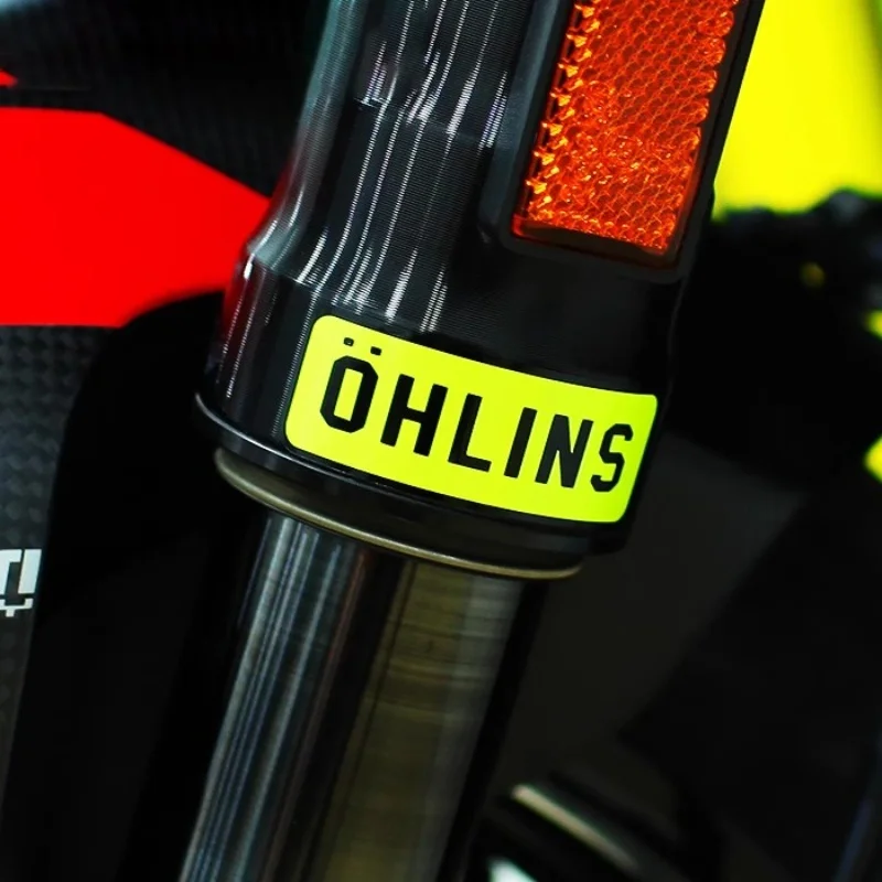 Наклейка на амортизатор OHLINS, водонепроницаемая и солнцезащитная, высококачественная наклейка для модифицированных мотоциклетных амортизаторов, подходит для
Наклейка на амортизатор OHLINS, водонепроницаемая и солнцезащитная, высококачественная наклейка для модифицированных мотоциклетных амортизаторов, подходит для