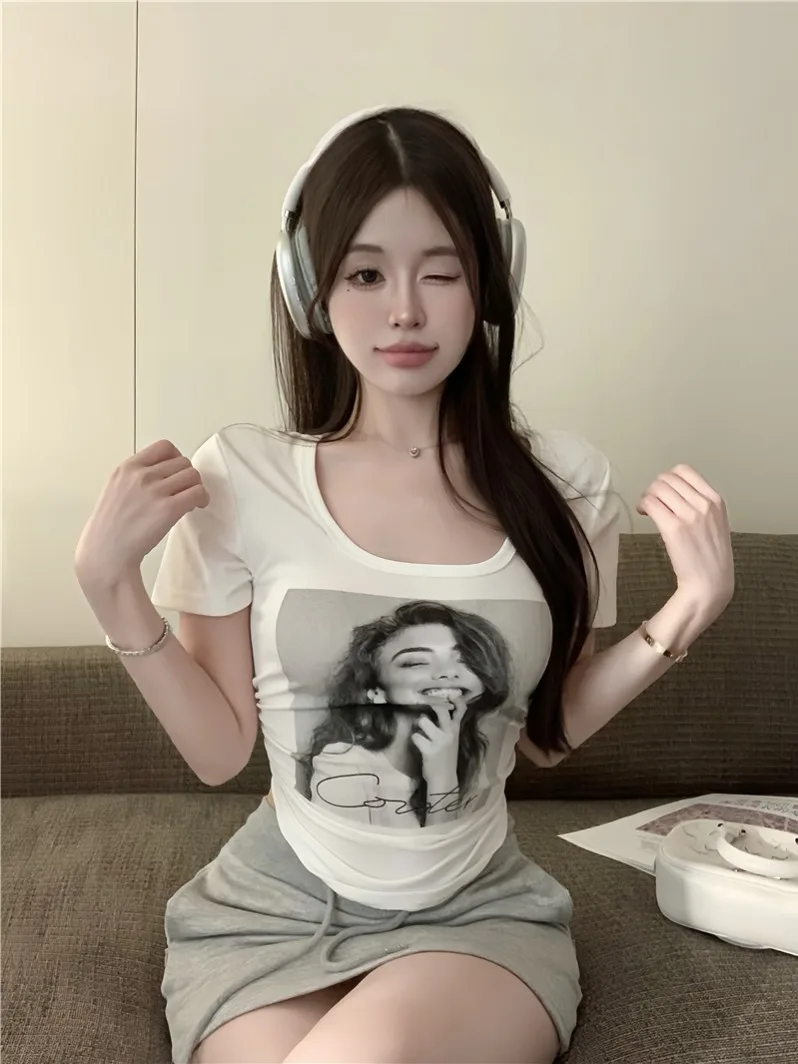 Women Chic Fashion Slim Thin Square Neck Short-sleeved T-shirt Cropped Tops Summer Y2k Streetwear Casual
Women Chic Fashion Slim Thin Square Neck Short-sleeved T-shirt Cropped Tops Summer Y2k Streetwear Casual