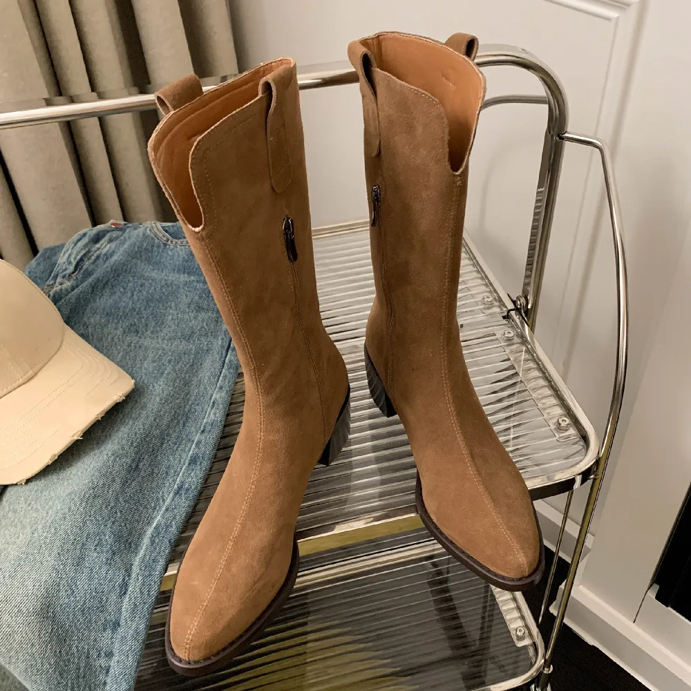 Women's natural suede leather 5cm thick med heel pointed toe side zip autumn mid-calf boots elegant ladies hald western boots
Women's natural suede leather 5cm thick med heel pointed toe side zip autumn mid-calf boots elegant ladies hald western boots
