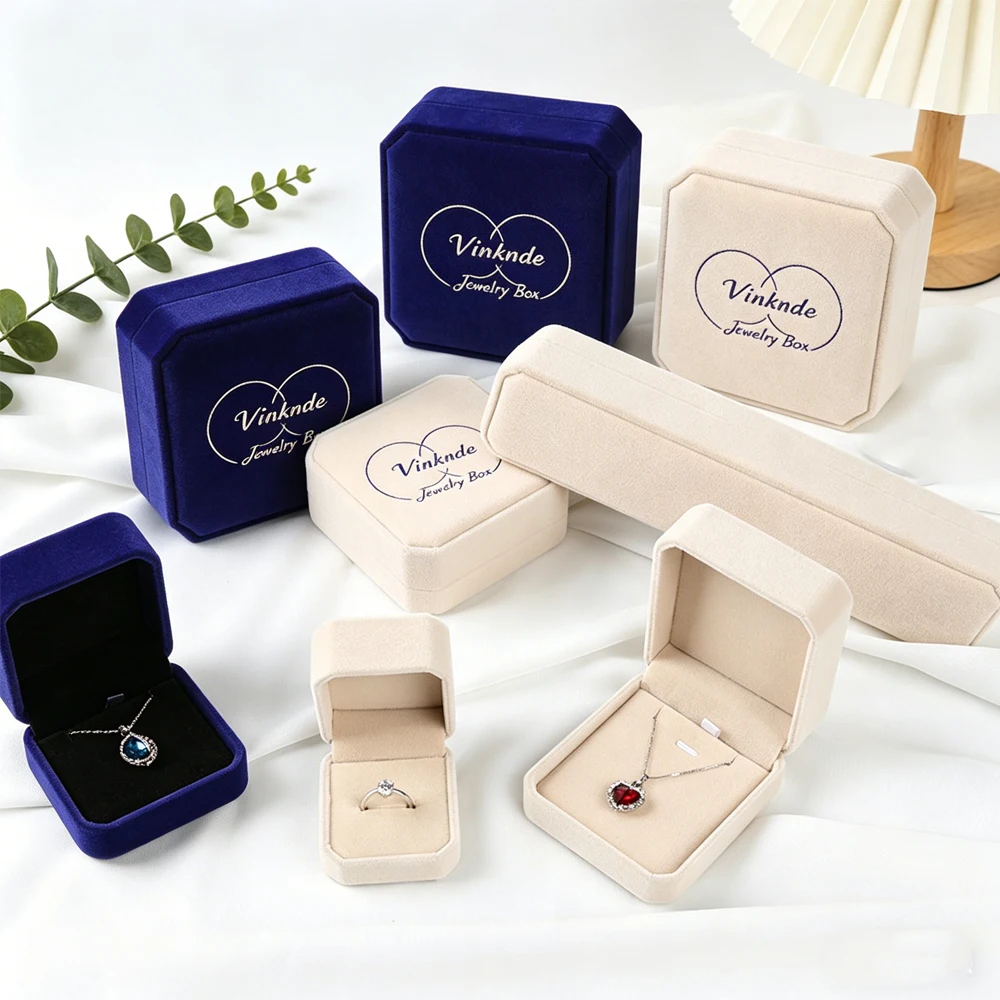 50Pcs Custom Logo Bulk 7x10cm Velvet Pendant Chain Necklace Rings Boxes Pink Black Navy for Women's Jewelry Gift Organizer Box
50Pcs Custom Logo Bulk 7x10cm Velvet Pendant Chain Necklace Rings Boxes Pink Black Navy for Women's Jewelry Gift Organizer Box