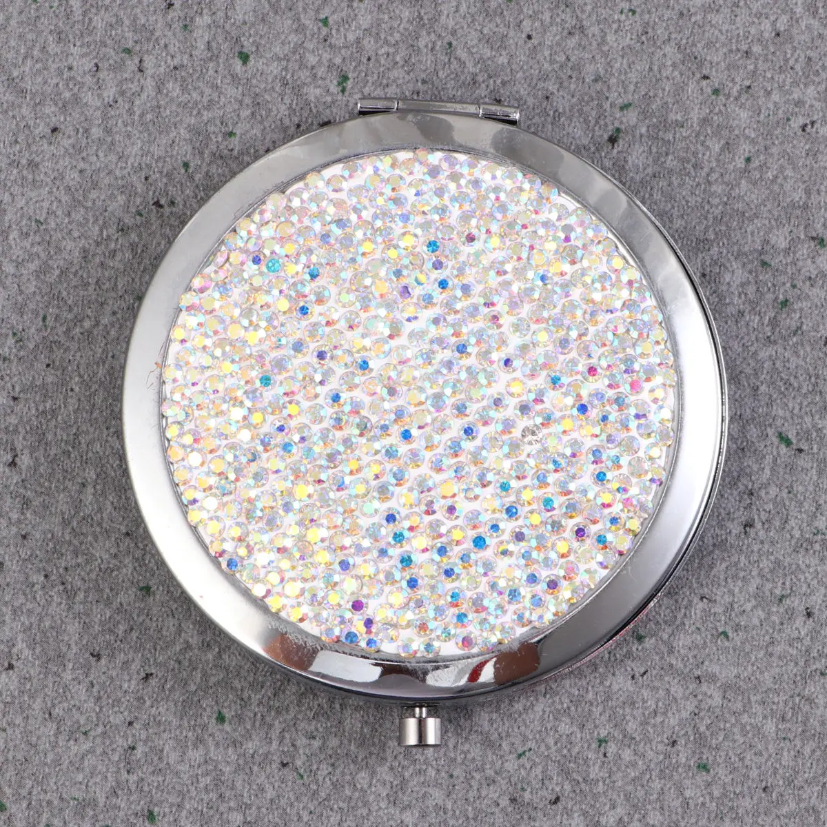 1 шт. Изысканное компактное двустороннее круглое зеркало для макияжа, практичный и стильный глянцевый дизайн, идеальный подарок для женщин.
1 шт. Изысканное компактное двустороннее круглое зеркало для макияжа, практичный и стильный глянцевый дизайн, идеальный подарок для женщин.