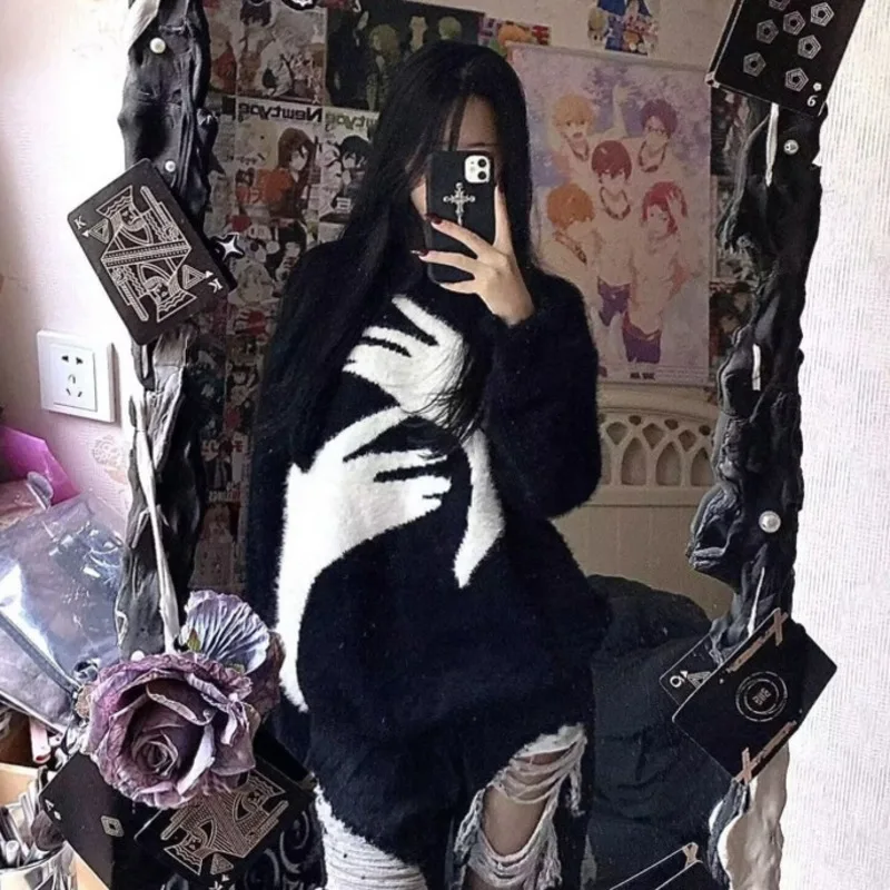 Abstract Hand Broken Hole Sweater For Men And Women Winter New Loose Couple Knitwear Fashion Tops 2000s Aesthetic Goth Sweater
Abstract Hand Broken Hole Sweater For Men And Women Winter New Loose Couple Knitwear Fashion Tops 2000s Aesthetic Goth Sweater