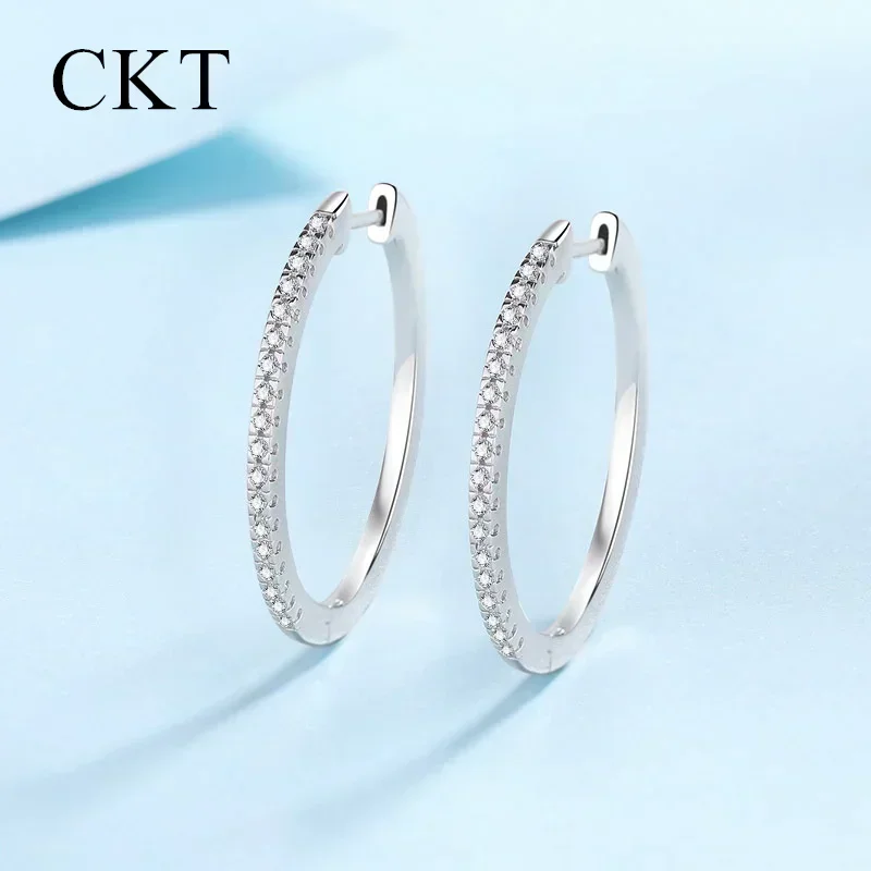 18K White Gold Platinum Large Earrings 0.54 Carat Moissanite Diamond Hoop Earrings for Women Pt950 Wedding Jewelry
18K White Gold Platinum Large Earrings 0.54 Carat Moissanite Diamond Hoop Earrings for Women Pt950 Wedding Jewelry