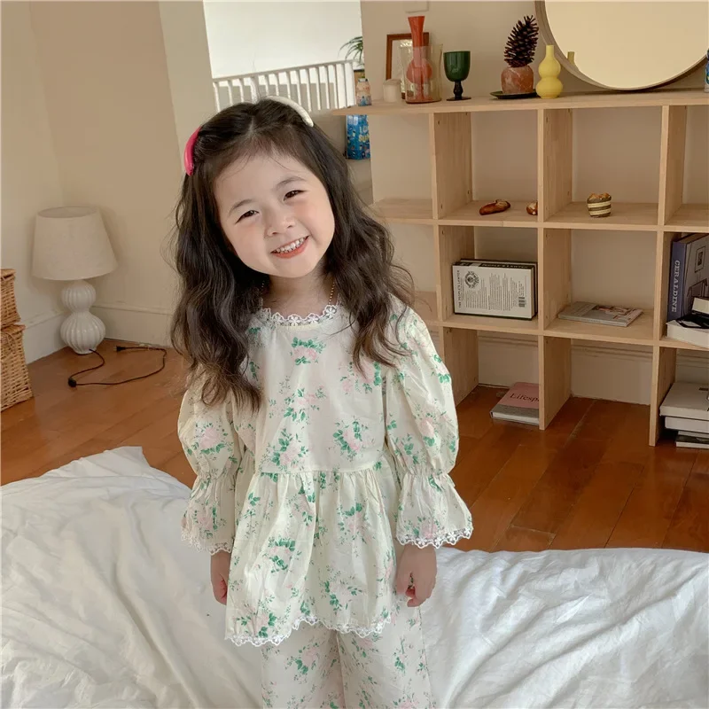 children's clothing girl's 2023 spring and autumn pure cotton lace floral bubble sleeve wide leg pants home suit two-piece set
children's clothing girl's 2023 spring and autumn pure cotton lace floral bubble sleeve wide leg pants home suit two-piece set