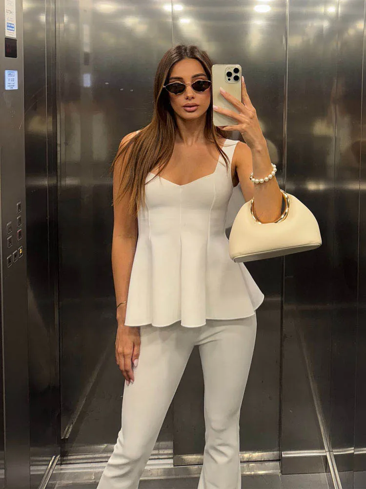 Summer Women's Fashion Casual Style V-Neck Short Skirt Vest Top Simple Flared Pants Set, Sleeveless Tight Sexy Women's Clothing
Summer Women's Fashion Casual Style V-Neck Short Skirt Vest Top Simple Flared Pants Set, Sleeveless Tight Sexy Women's Clothing