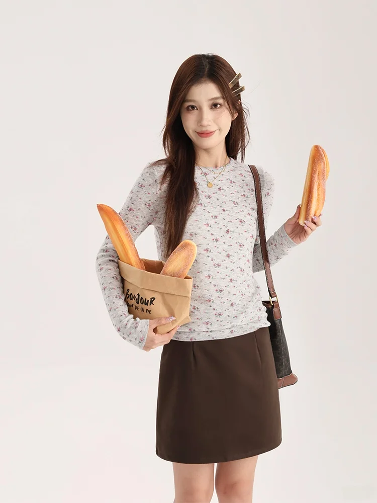 Женская повседневная приталенная футболка с длинным рукавом и цветочным принтом, осенняя новинка, модель Yang Pao Pao, с круглым вырезом, стандартной длины
Женская повседневная приталенная футболка с длинным рукавом и цветочным принтом, осенняя новинка, модель Yang Pao Pao, с круглым вырезом, стандартной длины