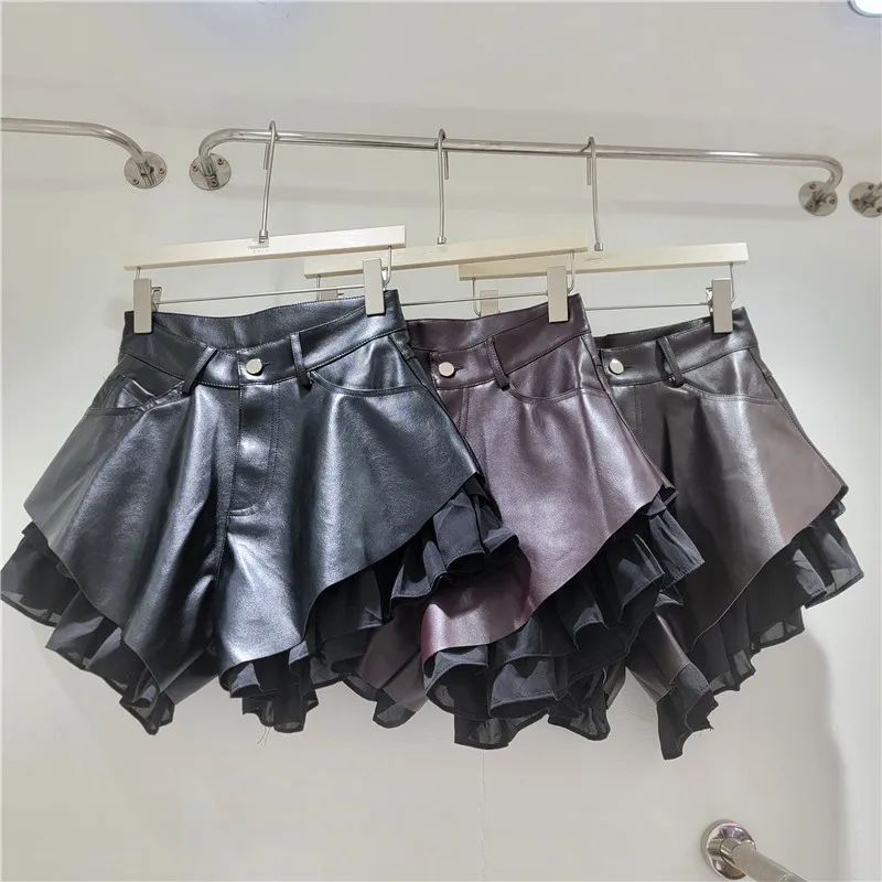 2026 Early Autumn New Patchwork Double-layer Gauze Pu Leather Shorts, Women's High Waist Slimming Fungus Edge Wide Leg Shorts
2026 Early Autumn New Patchwork Double-layer Gauze Pu Leather Shorts, Women's High Waist Slimming Fungus Edge Wide Leg Shorts
