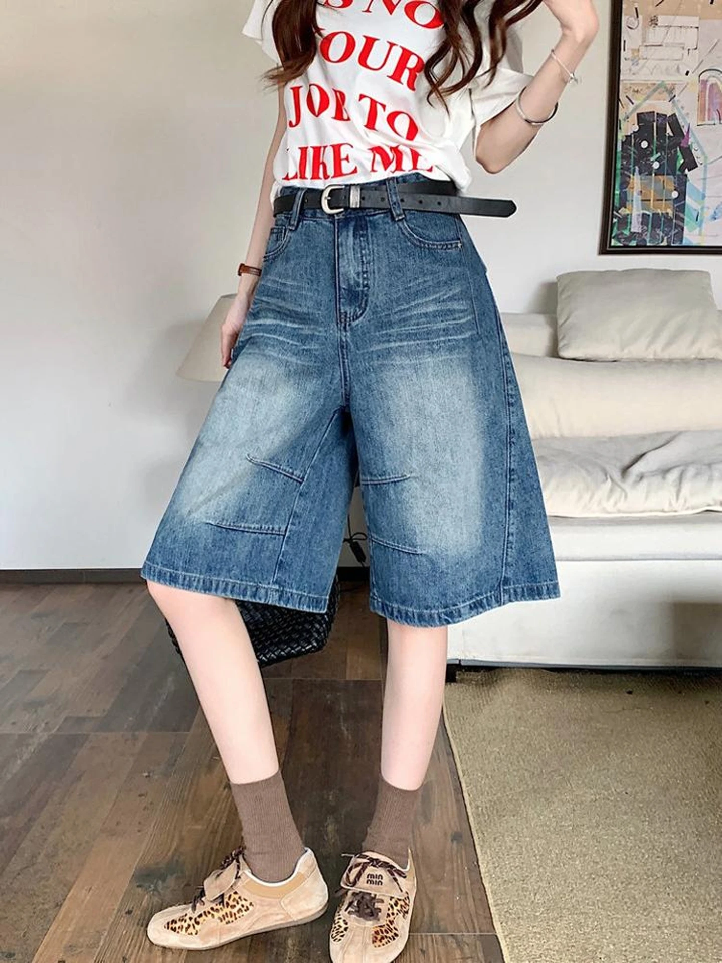 American Style High Waist Wide Leg Blue Jeans Women's Mid-Calf Casual Trousers Versatile Slimming Effect Summer New Arrival
American Style High Waist Wide Leg Blue Jeans Women's Mid-Calf Casual Trousers Versatile Slimming Effect Summer New Arrival