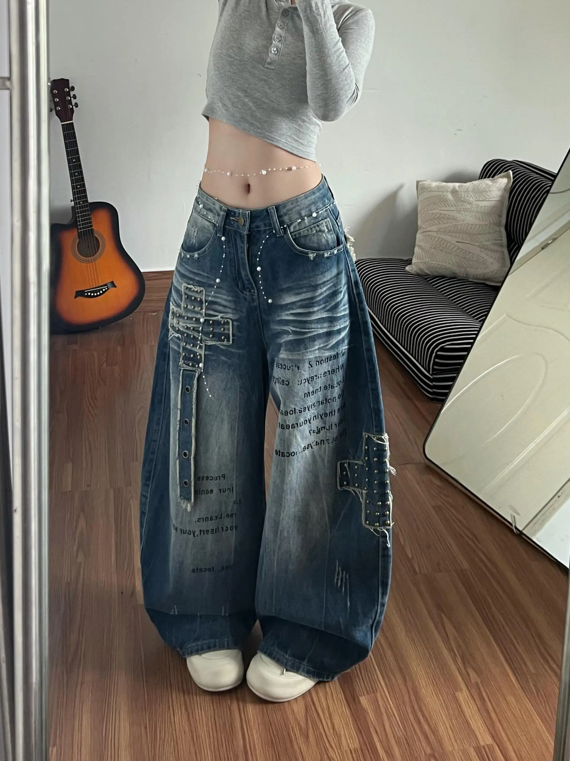 Retro American Embroidered Buckle Print Wide Leg Jeans Women Design Sensation Small Crowd Spicy Loose Floor-Length Pants
Retro American Embroidered Buckle Print Wide Leg Jeans Women Design Sensation Small Crowd Spicy Loose Floor-Length Pants