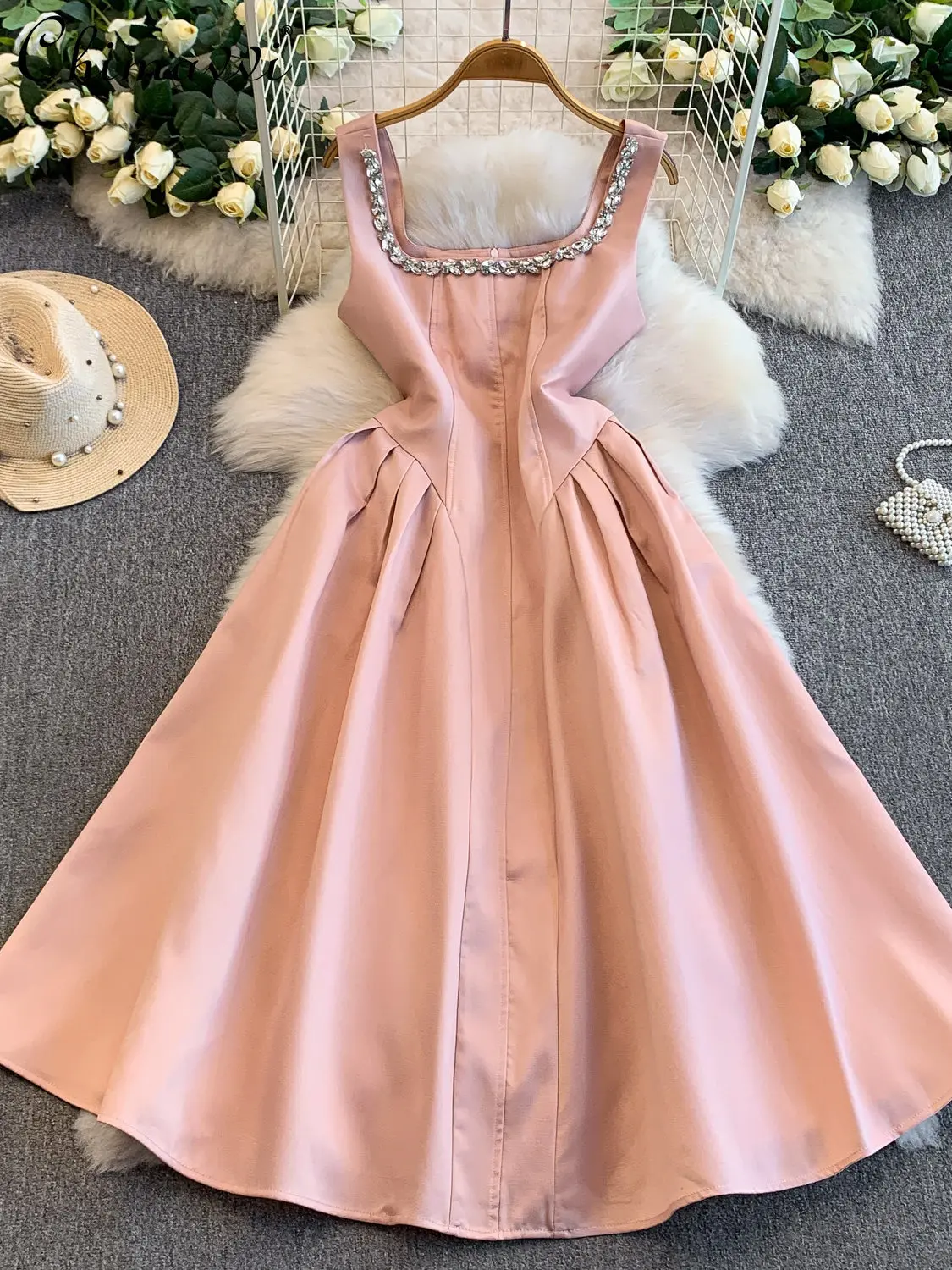 Французское элегантное модное вечернее платье с квадратным вырезом и бриллиантами, без рукавов, с высокой талией, трапециевидное длинное платье для дня рождения для женщин, лето
Французское элегантное модное вечернее платье с квадратным вырезом и бриллиантами, без рукавов, с высокой талией, трапециевидное длинное платье для дня рождения для женщин, лето