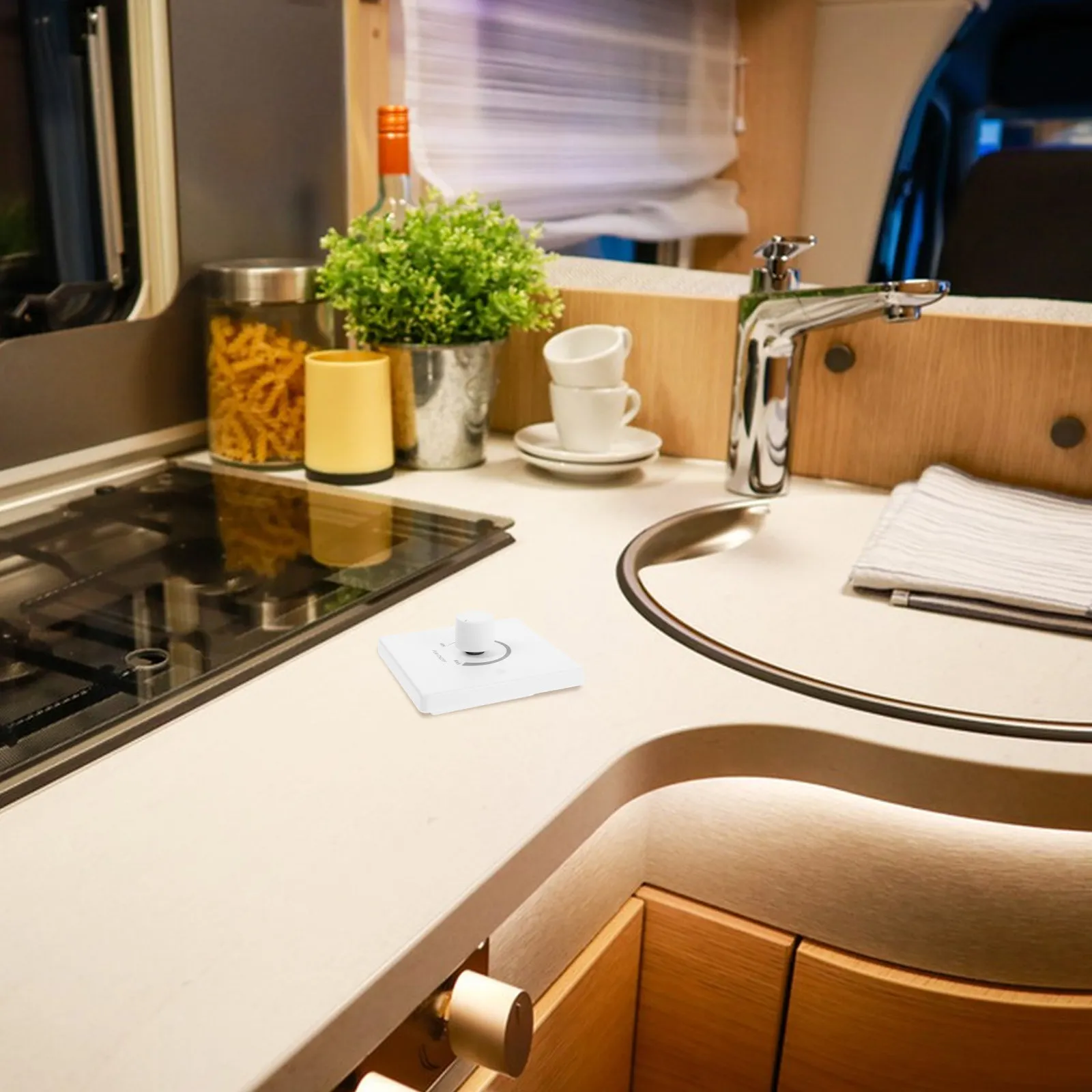 Поворотный диммер-переключатель для светодиодных панелей: регулировка яркости, низковольтное диммирование точечных светильников для автодомов, лодок, кемперов, управление светодиодными даунлайтами
Поворотный диммер-переключатель для светодиодных панелей: регулировка яркости, низковольтное диммирование точечных светильников для автодомов, лодок, кемперов, управление светодиодными даунлайтами