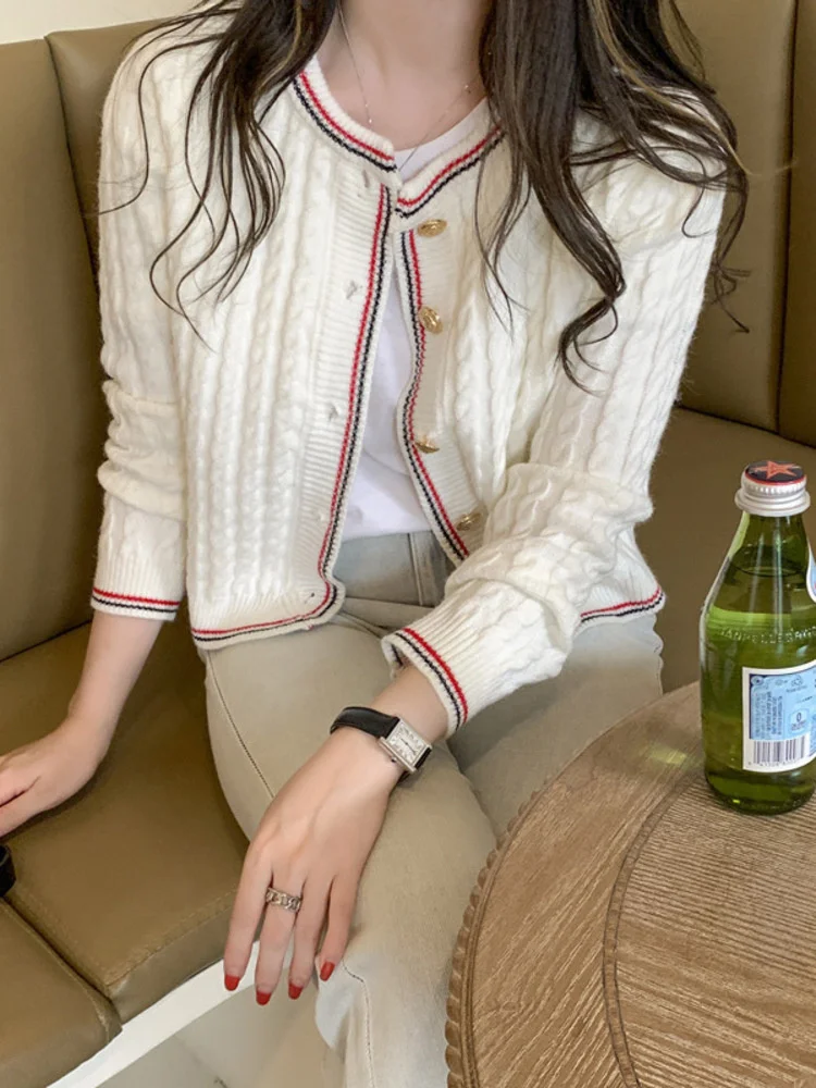 Sweet Women's Long Sleeved O-neck Cardigan Coat 2022 Autumn Winter Single Breasted short Knitting Coats Warm Top M143 
Sweet Women's Long Sleeved O-neck Cardigan Coat 2022 Autumn Winter Single Breasted short Knitting Coats Warm Top M143