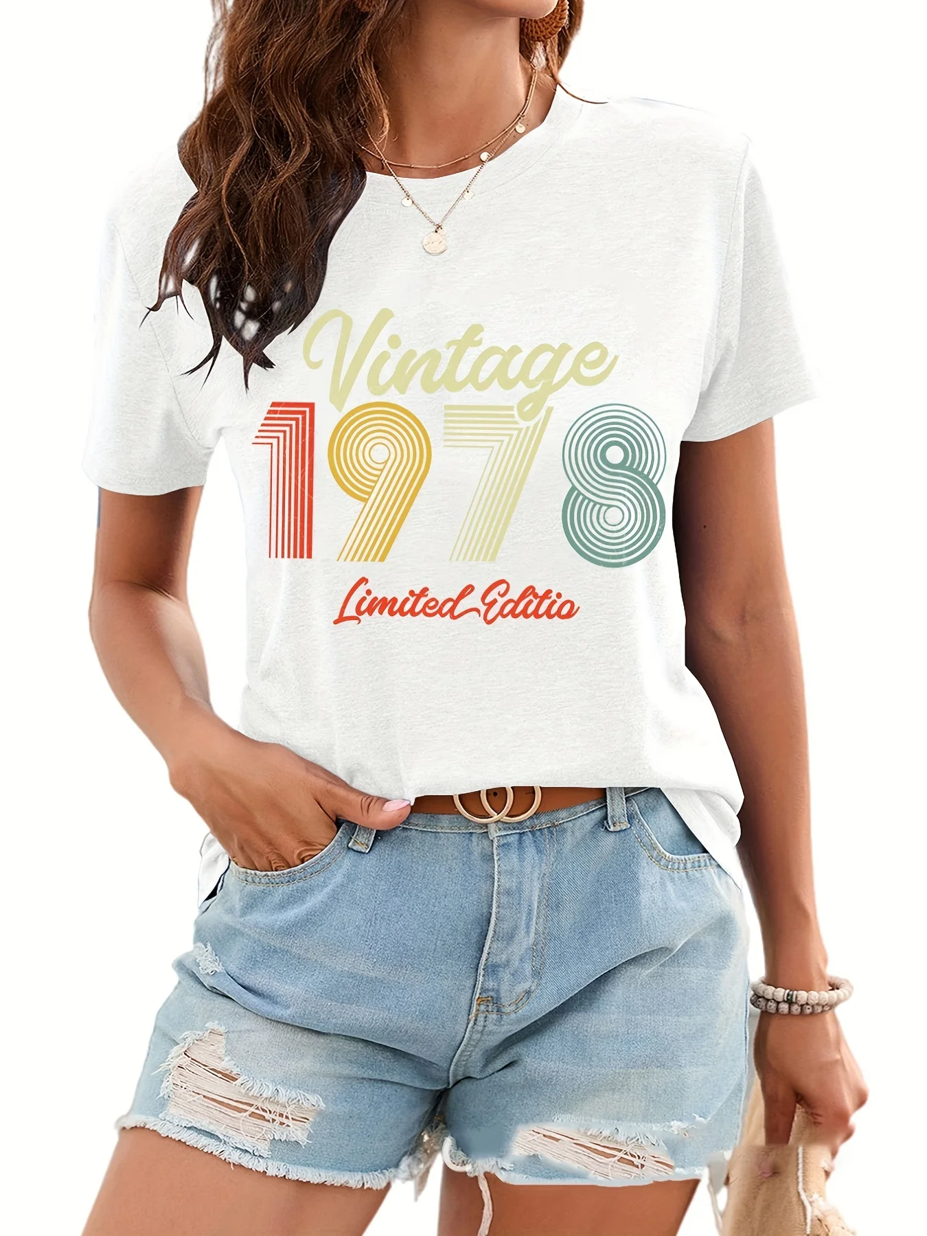 Vintage 1978 Print T-Shirt for Women - Short Sleeve Crew Neck Casual Top for Summer and Spring
Vintage 1978 Print T-Shirt for Women - Short Sleeve Crew Neck Casual Top for Summer and Spring
