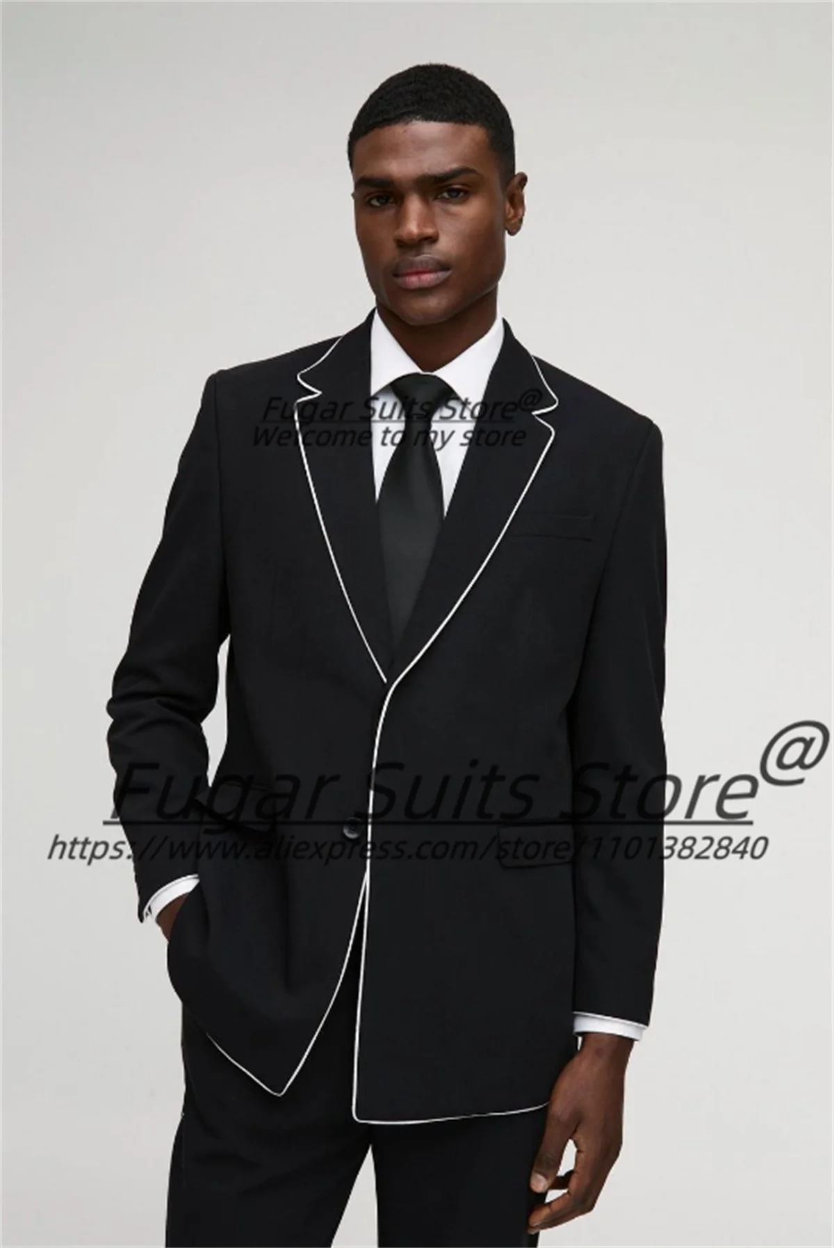 Casual Handsome Black Men Suits Customized Slim Fit Notched Lapel Groom Wedding Tuxedos 2 Pieces Sets trajes para hombre
Casual Handsome Black Men Suits Customized Slim Fit Notched Lapel Groom Wedding Tuxedos 2 Pieces Sets trajes para hombre