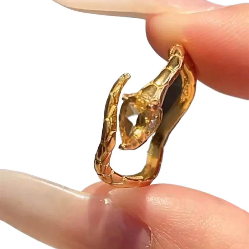 S925 sterling silver citrine snake ring new Chinese light luxury fashion index finger ring
S925 sterling silver citrine snake ring new Chinese light luxury fashion index finger ring