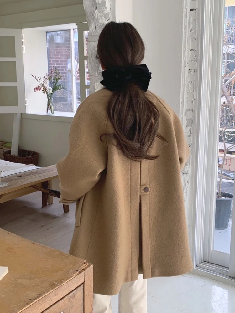 Retro Lapel Single Button Loose Back Split Woolen Coat Women's Autumn Winter Small Size Medium Length Coat Korean Style High ...
Retro Lapel Single Button Loose Back Split Woolen Coat Women's Autumn Winter Small Size Medium Length Coat Korean Style High ...