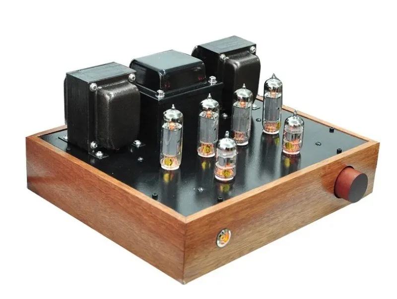Профессиональный ламповый усилитель push-pull на ламках EL84
Профессиональный ламповый усилитель push-pull на ламках EL84