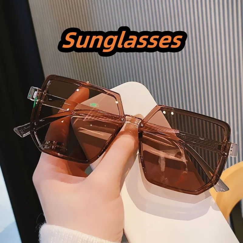 Women's Retro Sunglasses Ultra Light Large Frame Comfortable UV Sun Protection Shades Eyeglasses Outdoor Travel and Beach
Women's Retro Sunglasses Ultra Light Large Frame Comfortable UV Sun Protection Shades Eyeglasses Outdoor Travel and Beach