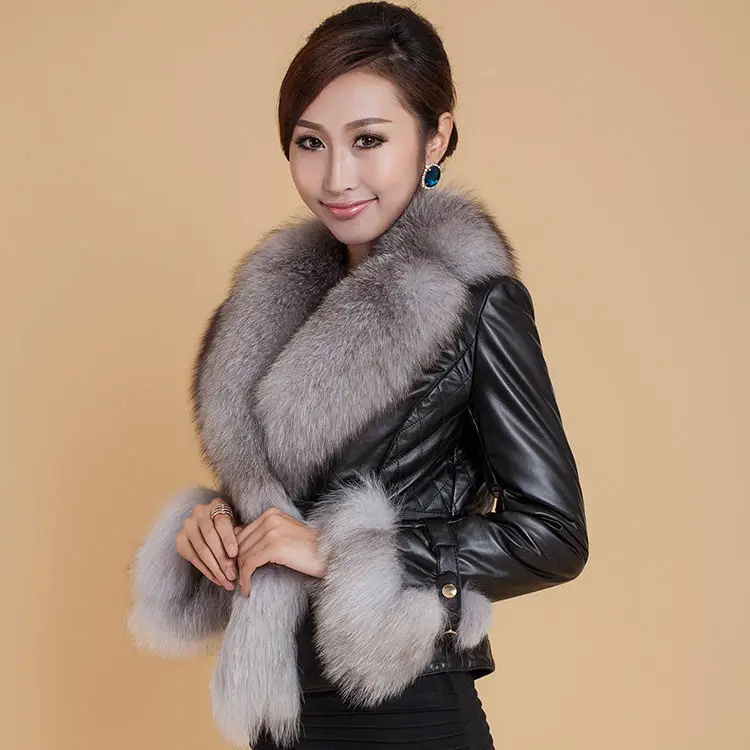 Autumn and Winter Korean Imitation Fox Fur Collar Short Leather Jacket Pu Leather Splicing Slim Fit Coat Women's Clothing
Autumn and Winter Korean Imitation Fox Fur Collar Short Leather Jacket Pu Leather Splicing Slim Fit Coat Women's Clothing
