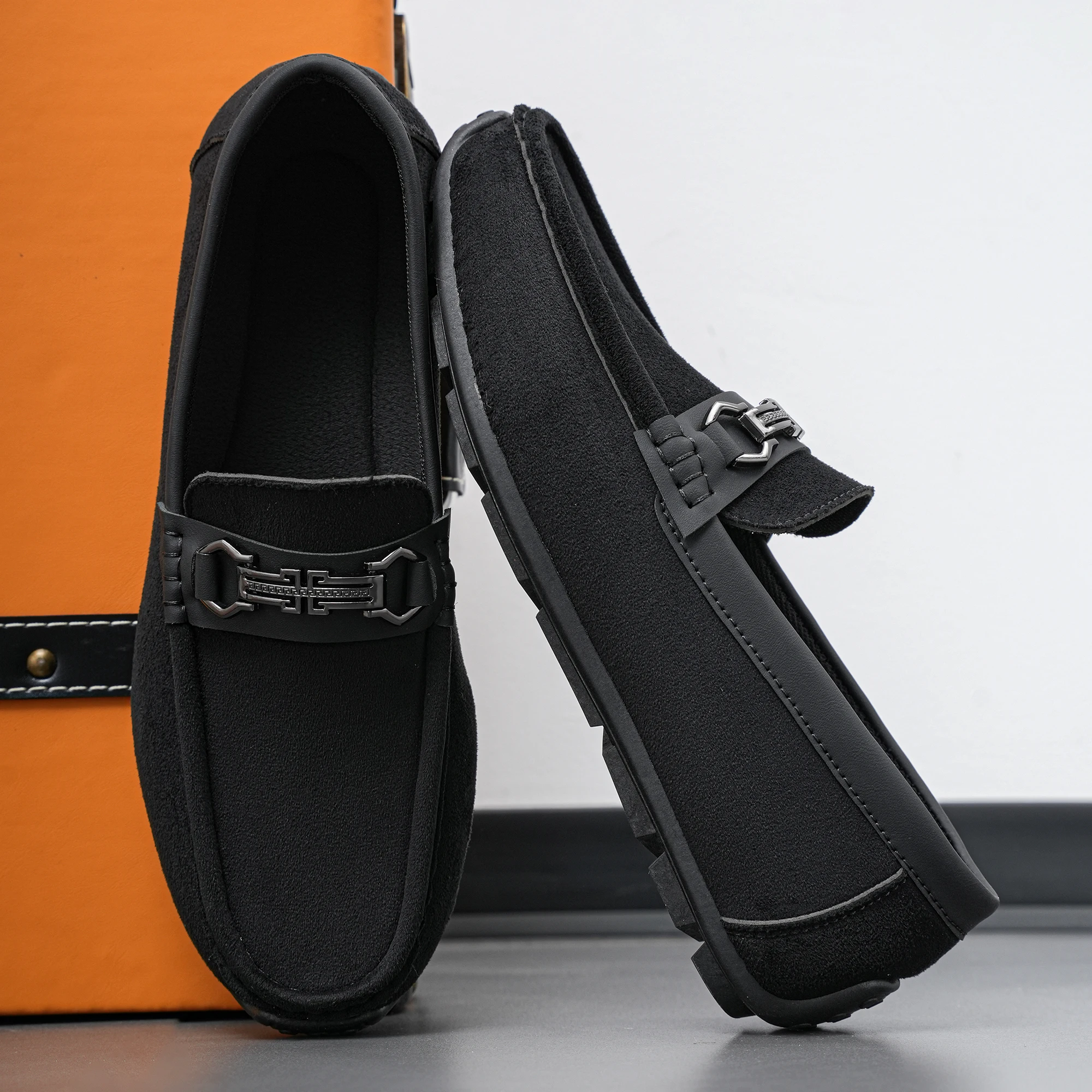 Новые модные универсальные ботинки в английском стиле, повседневная обувь для мужчин
Новые модные универсальные ботинки в английском стиле, повседневная обувь для мужчин