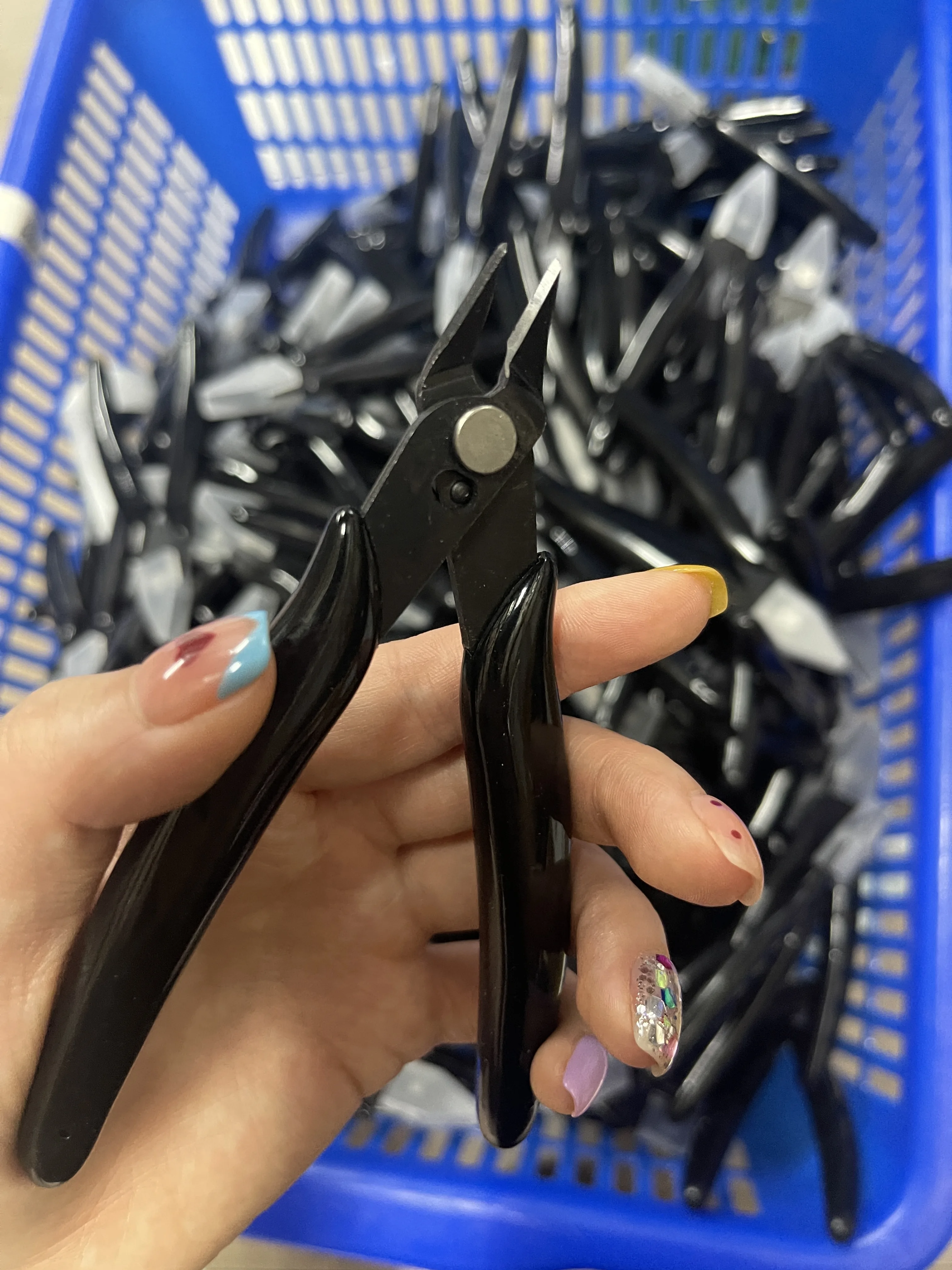 Hair Extension Tools Keratin Bonding Cutting Pliers Hair Extension Pliers Cutters Keratin Pre-Bonded Hair Extensions
Hair Extension Tools Keratin Bonding Cutting Pliers Hair Extension Pliers Cutters Keratin Pre-Bonded Hair Extensions